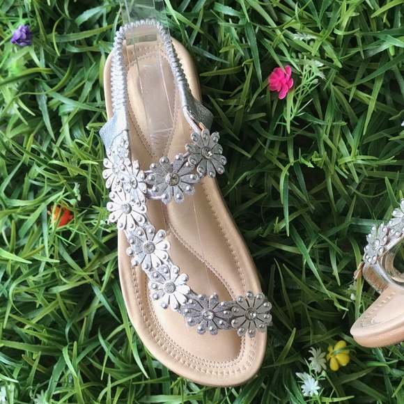 VeranoRio Silver Flower Rhinestone Comfort Sandal - Picture 6 of 7
